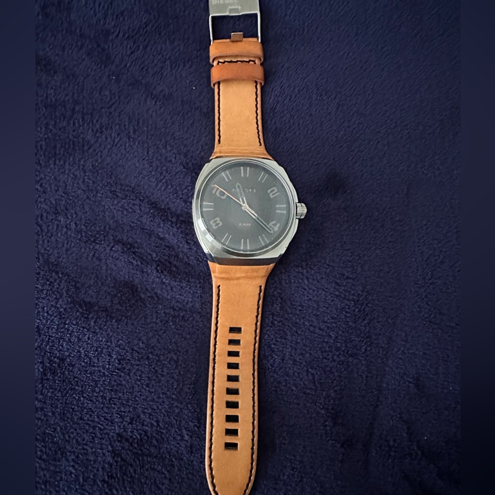 Diesel Gray Dial Silver Buckle with Tan Leather Strap